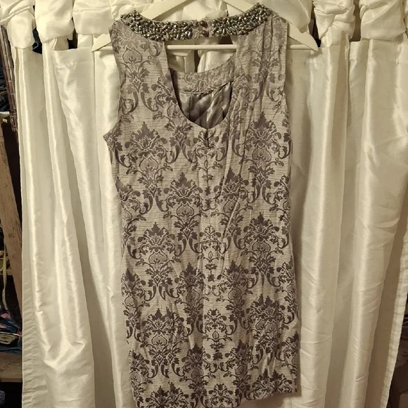 Eci Elegant Gray Sleeveless Dress with Beaded Neckline 4 💛💛💛💛 - Picture 10 of 15